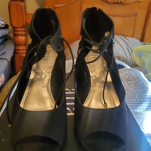 A.n.a chance black 8.5 medium